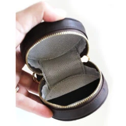 Oakbark & Chrome Stirrup Accessory Keeper -Equestrian Supplies Shop AK HAV 001 oakbarkandchrome.havana5